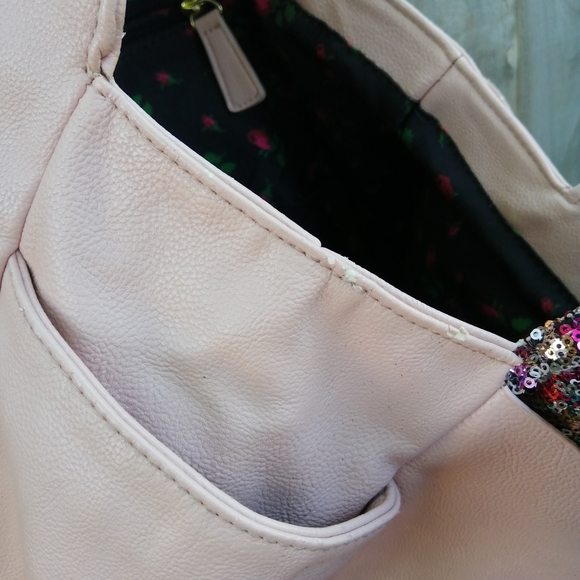 Sold on M betsey johnson glitter bow tote bag - Picture 6 of 9